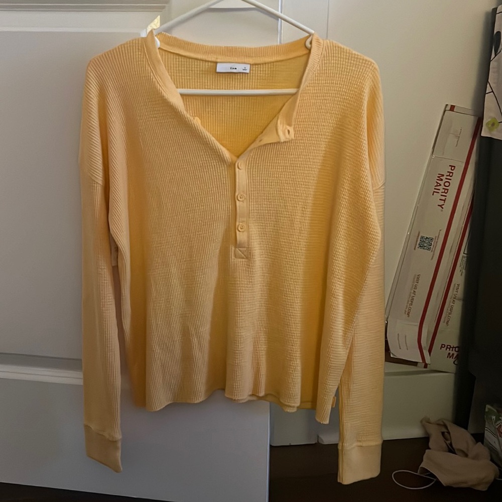 Aritzia TNA thermal long sleeve